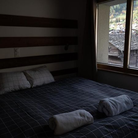 Bagnes La Baraka Hostel מראה חיצוני תמונה