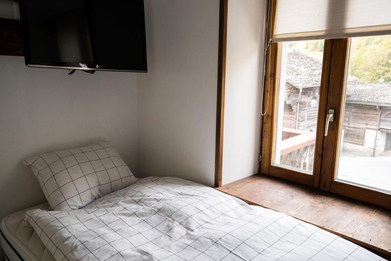 Bagnes La Baraka Hostel מראה חיצוני תמונה