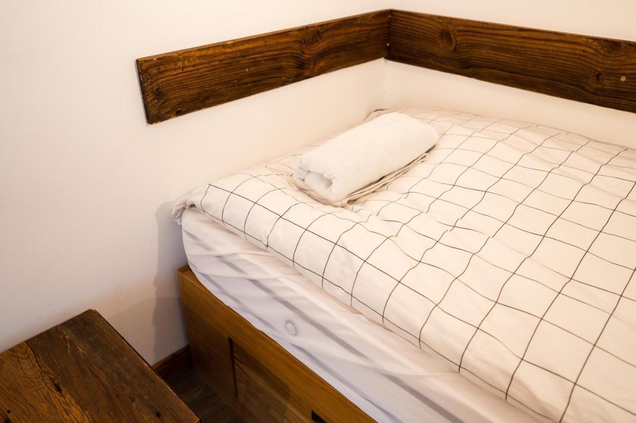 Bagnes La Baraka Hostel מראה חיצוני תמונה