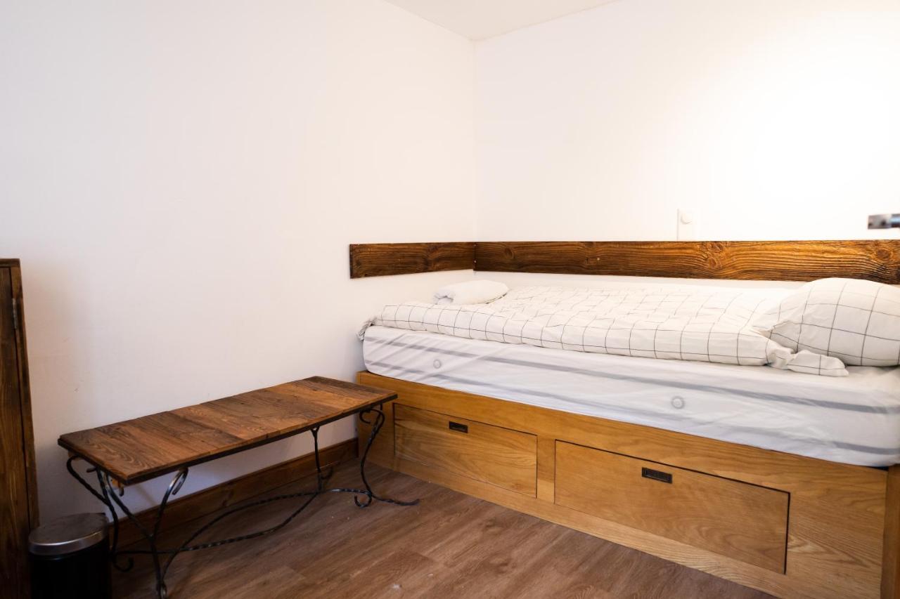Bagnes La Baraka Hostel מראה חיצוני תמונה