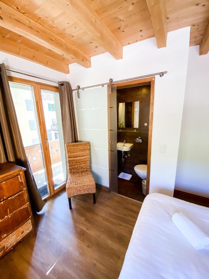 Bagnes La Baraka Hostel מראה חיצוני תמונה